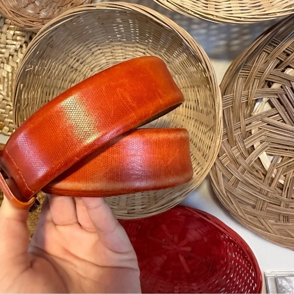 Saks fifth avenue leather made in Italy belt
